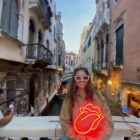 #neonjęzyk #neonrollingstones #neonnaściane #neon #czerwonyneon #neondopokojunastolatka #neony #led #ledony #neonled #rockneon